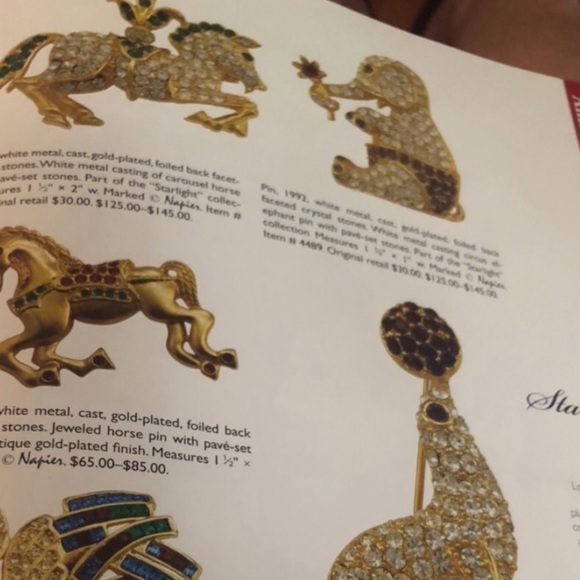 Vintage NAPIER BABY ELEPHANT Brooch ~ BOOK PIECE ✨ - Picture 8 of 8